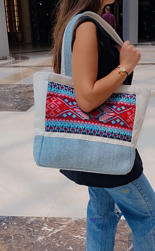 Clutch bag- summer vibes- summer outfit- beach outfit- fashion- fashionista- trendy bag- hand bag- tote bag- evening bag- chic bag- chic clutch- pouch