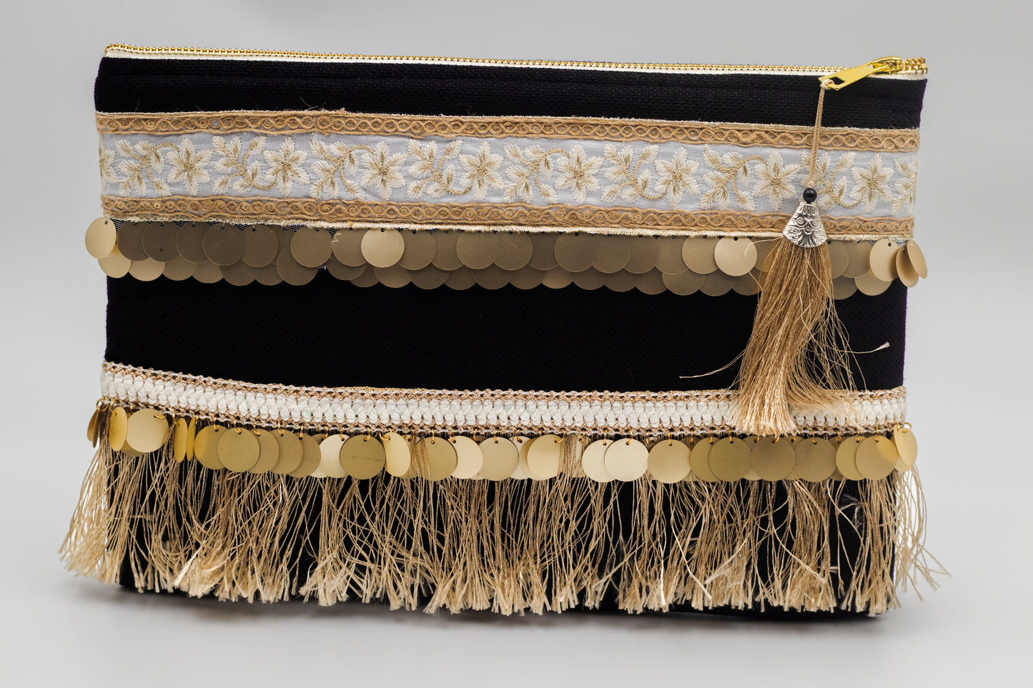 Clutch bag- summer vibes- summer outfit- beach outfit- fashion- fashionista- trendy bag- hand bag- tote bag- evening bag- chic bag- chic clutch- pouch