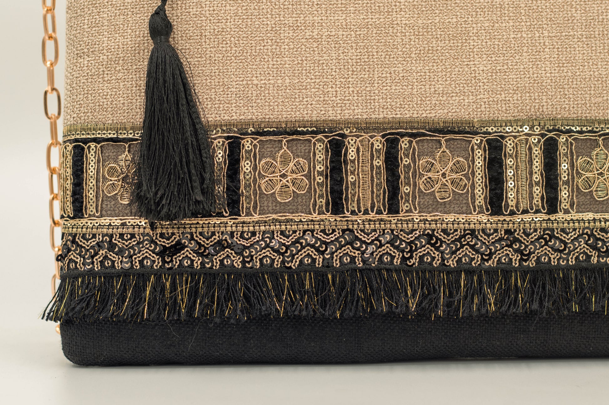 Clutch bag- summer vibes- summer outfit- beach outfit- fashion- fashionista- trendy bag- hand bag- tote bag- evening bag- chic bag- chic clutch- pouch