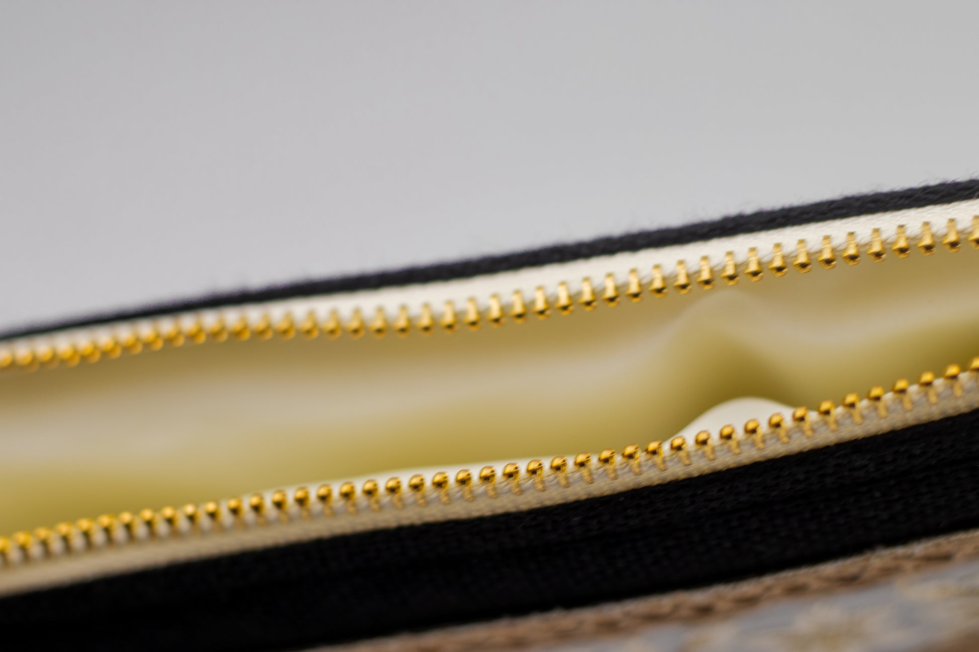 Clutch bag- summer vibes- summer outfit- beach outfit- fashion- fashionista- trendy bag- hand bag- tote bag- evening bag- chic bag- chic clutch- pouch